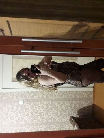 Оксана Массаж Брюнетка